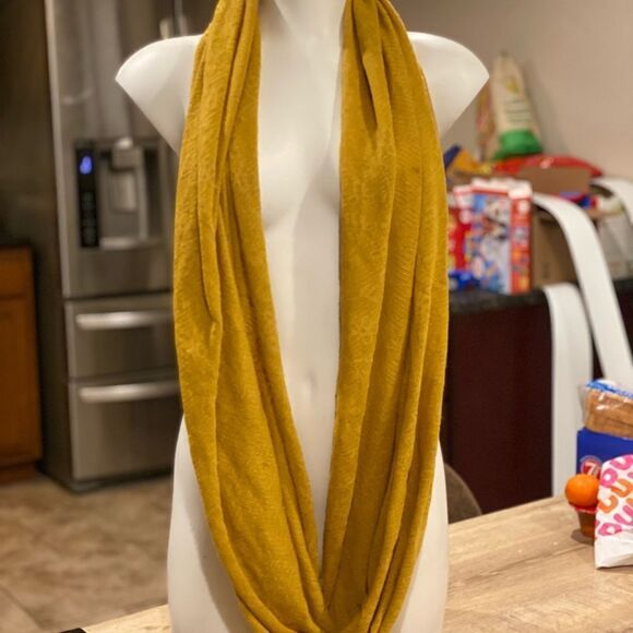 SCARVE BUNDLE!  - Picture 1 of 7